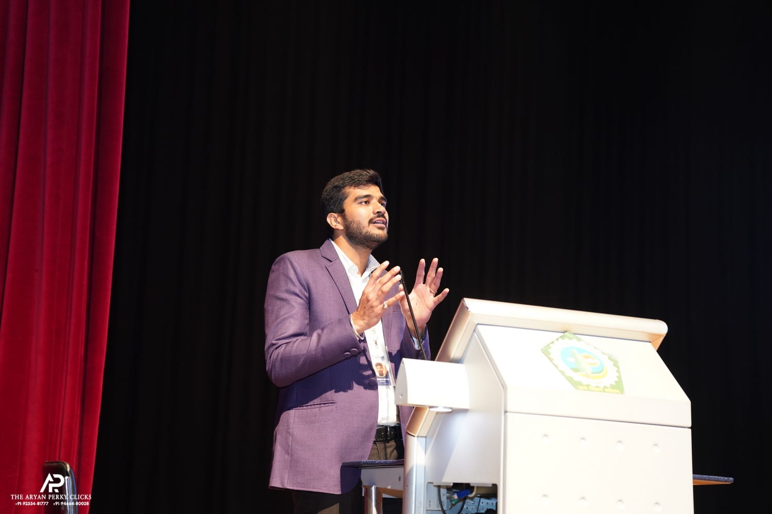 Rudresh Batra speaking at GJU Retailers Summit